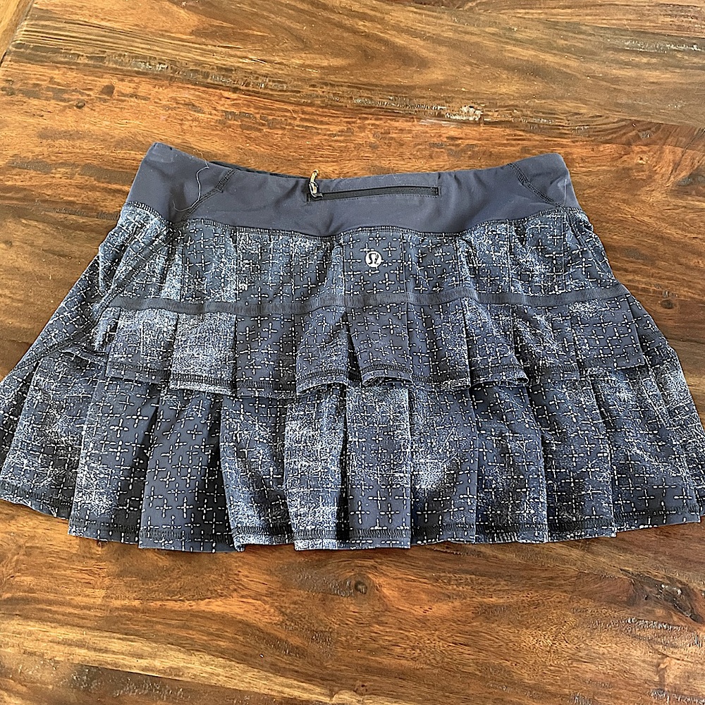 Lulu Lemon tennis skirt